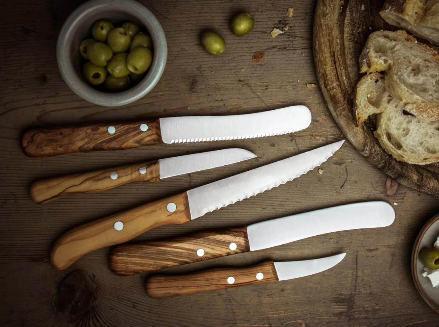 Classic Buckelsmesser mit Welle Olive