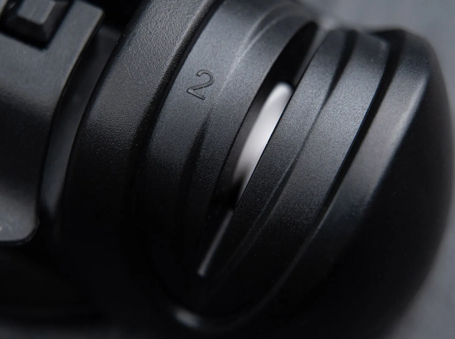 Zweistufiger Saugnapf-Rollenschärfer